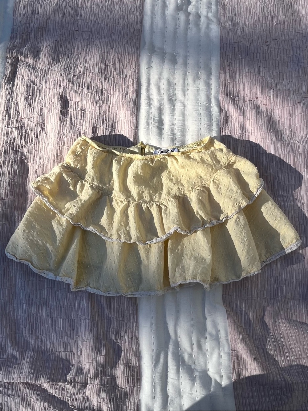 Y2K 2000s style Butter yellow ruffled mini skirt RSQ Size XS